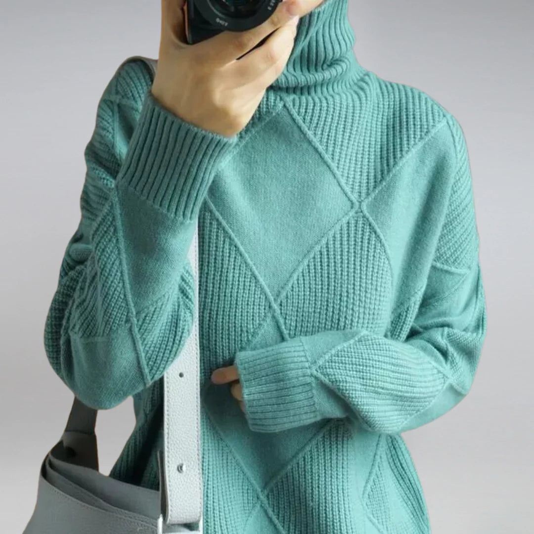 Luxurious Women's fine wool Turtleneck Sweater
