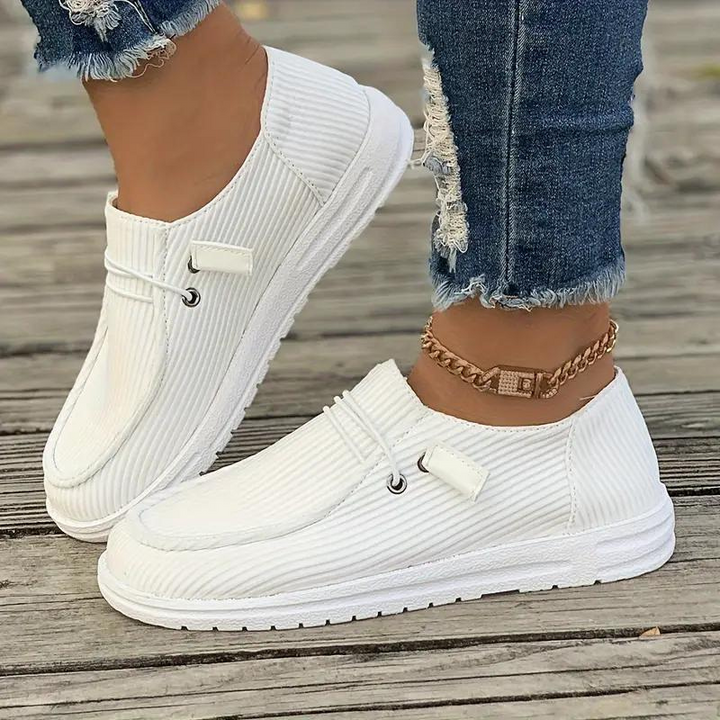 Women’s Low-Top Lace-Up Shoes with Textured Upper