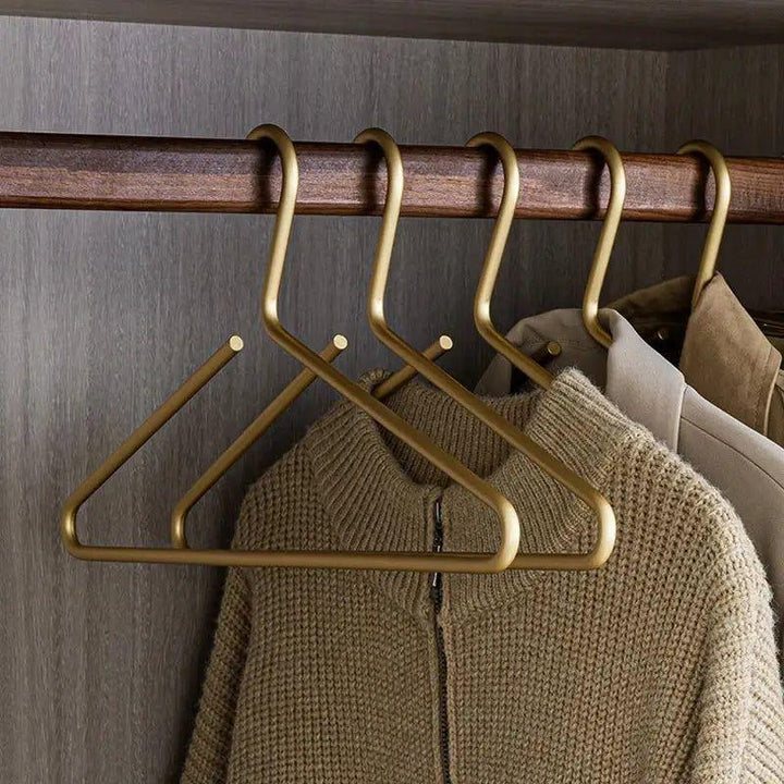 Luxe Non-Slip Clothes Hangers – Closura