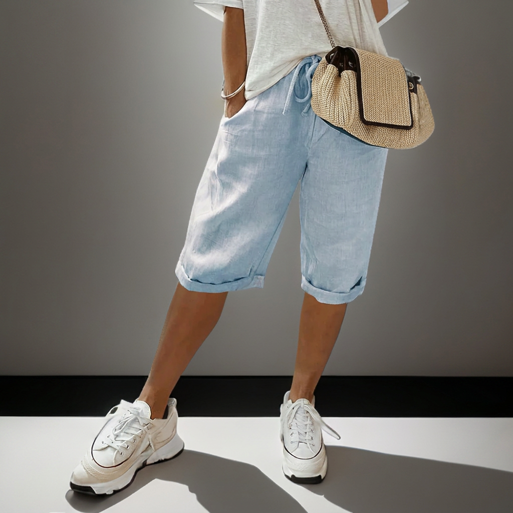 Loose-fitting shorts with drawstring