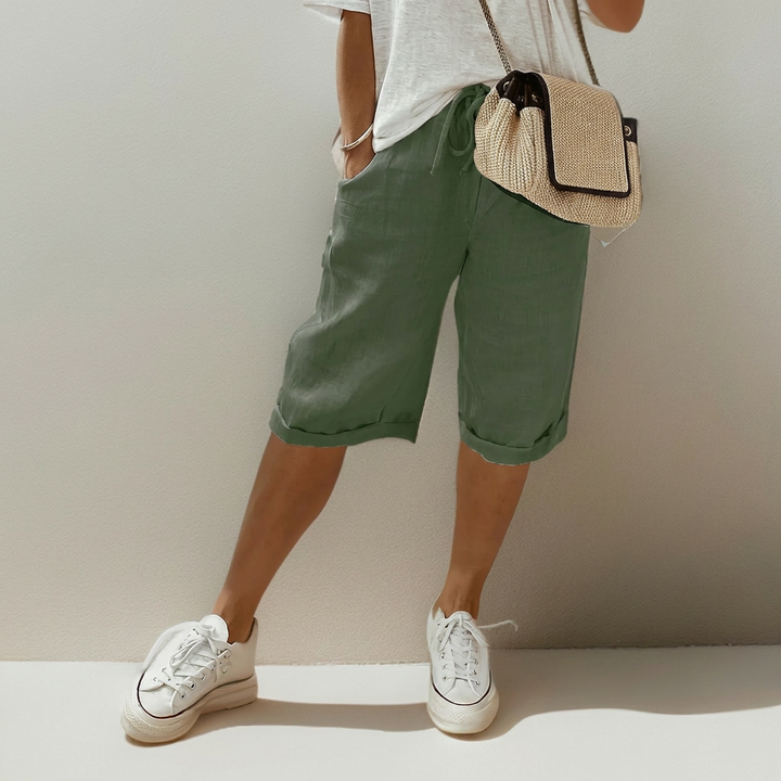 Loose-fitting shorts with drawstring