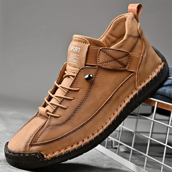 https://cdn.shopify.com/s/files/1/0620/0587/0655/files/men-s-leather-orthopedic-sneakers-black-with-comfo-11.webp?v=1771633046