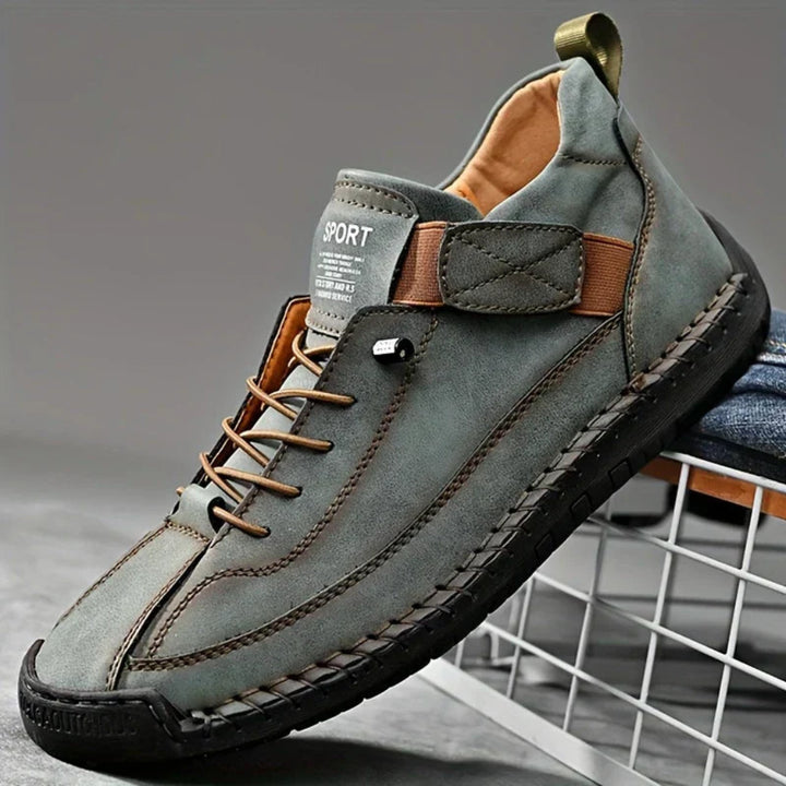 https://cdn.shopify.com/s/files/1/0620/0587/0655/files/men-s-leather-orthopedic-sneakers-black-with-comfo-14.webp?v=1771633053
