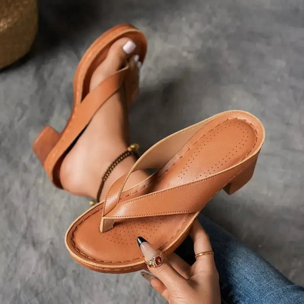 https://cdn.shopify.com/s/files/1/0620/0587/0655/files/womens-orthopedic-heel-sandals-black-5631899.webp?v=1755114087